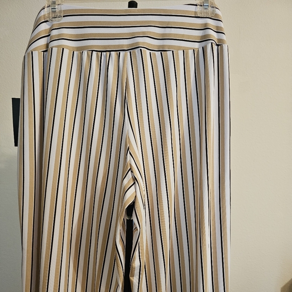 Wide leg pants - Picture 3 of 3